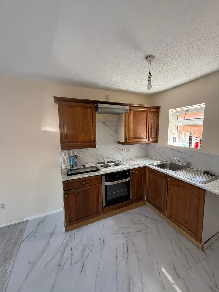 Flat Seymour Road in Trowbridge