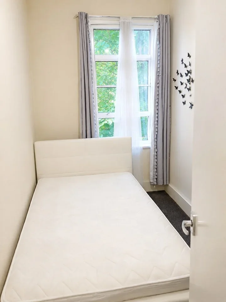 Flat Great West Road in Greater London