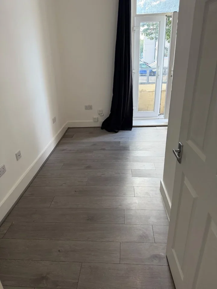 Flat Pier Road in Gravesham
