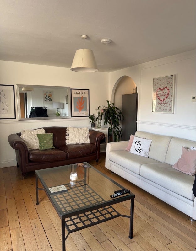 Flat Moray Road in Greater London