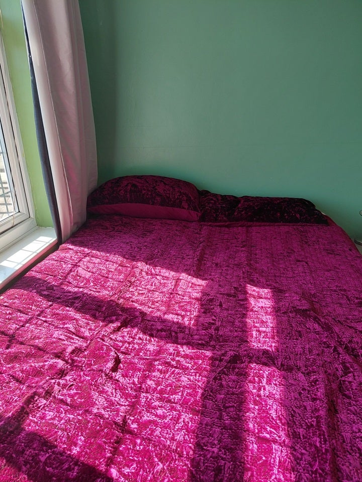 Room Manor Road in Trafford