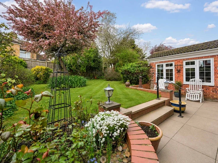 House Little Woodlands in Windsor