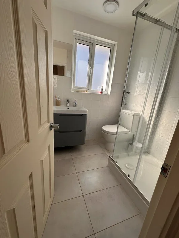 Room Welbeck Road in Greater London