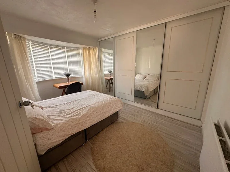 Room Welbeck Road in Greater London