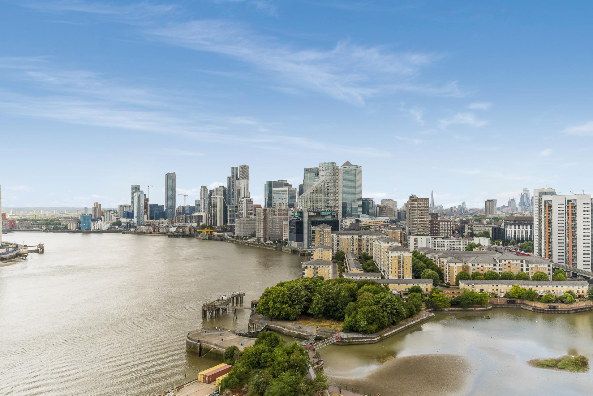 Flat Orchard Place in Greater London