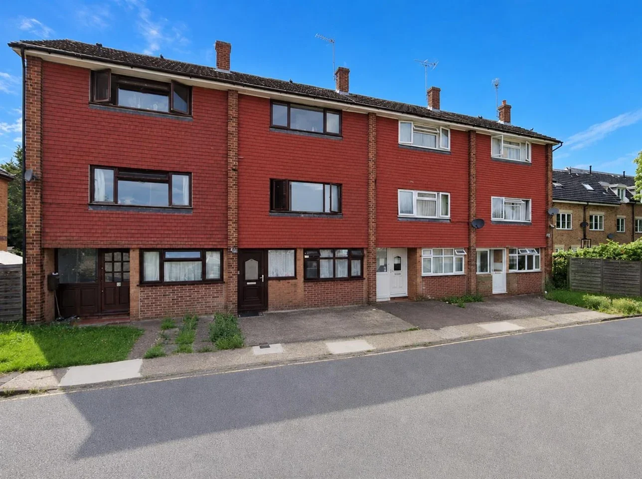 Flat Bettles Close in Greater London