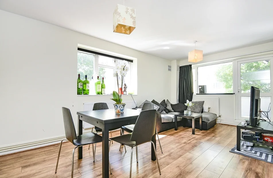 Flat Blondel Street in Greater London