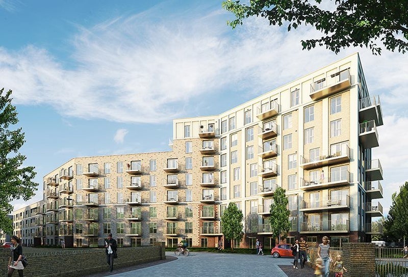 Flat Adenmore Road in Greater London