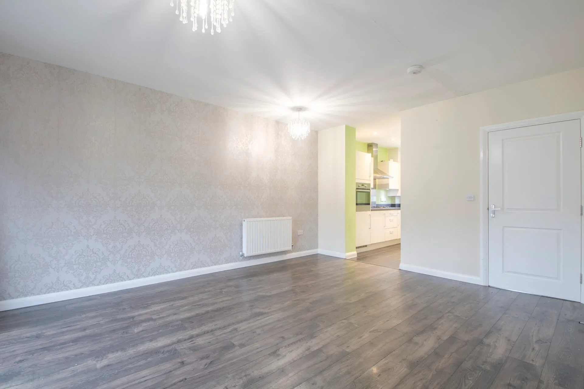 Flat Sterling Road in Greater London