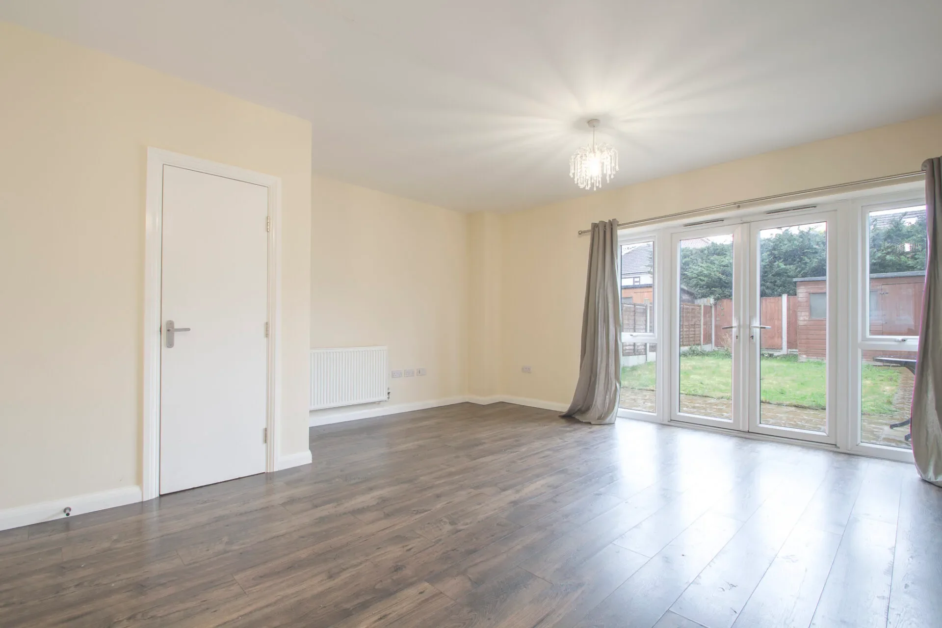 Flat Sterling Road in Greater London