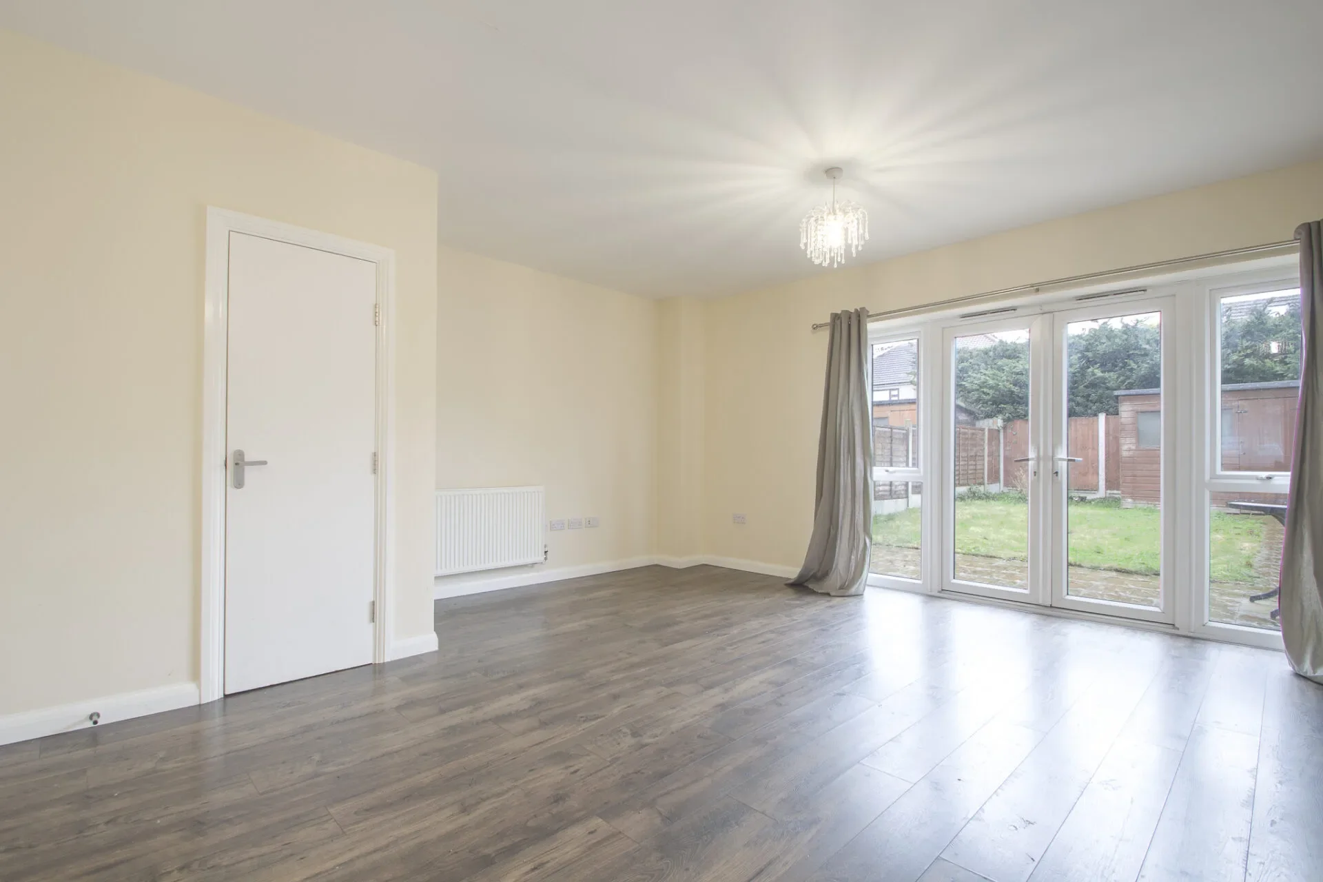 Flat Sterling Road in Greater London