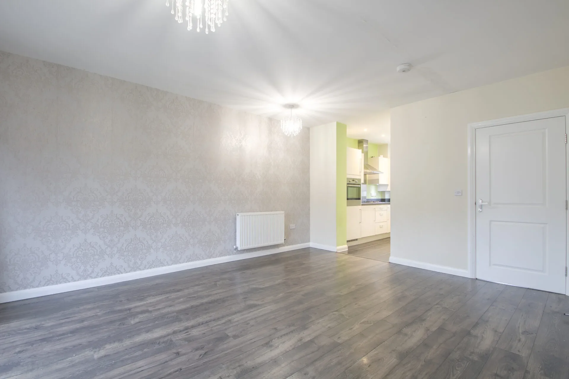 Flat Sterling Road in Greater London