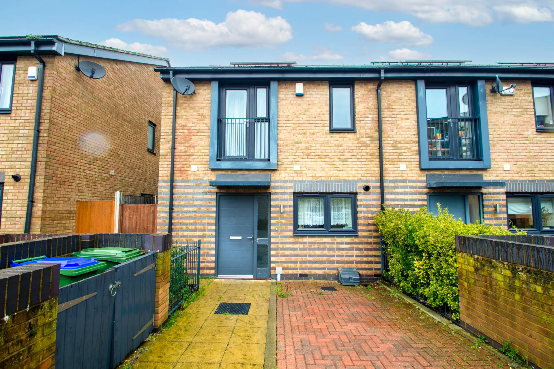 Flat Sterling Road in Greater London