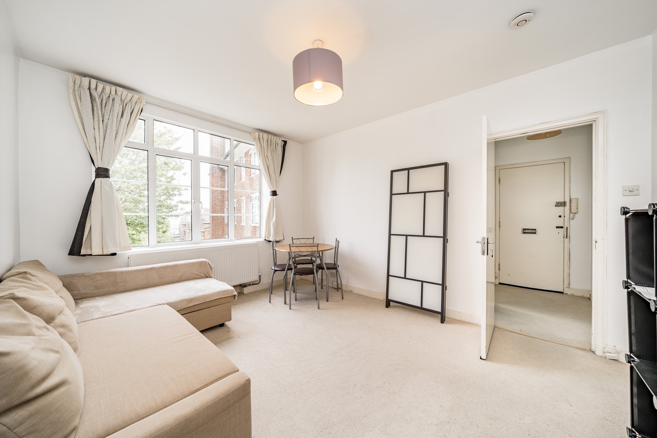 Flat Willesden Lane in Greater London