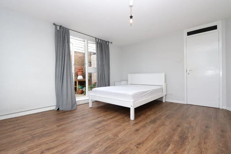 Room Mews Street in Greater London
