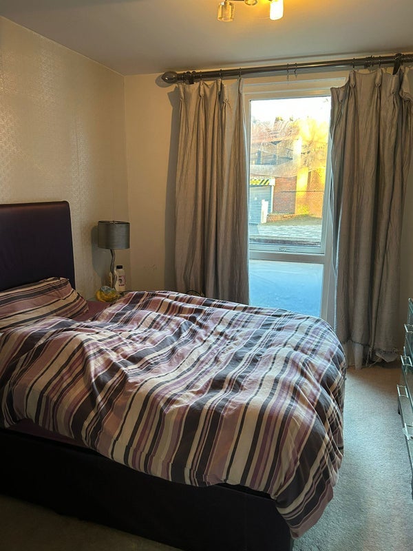 Flat Canning Road in Greater London