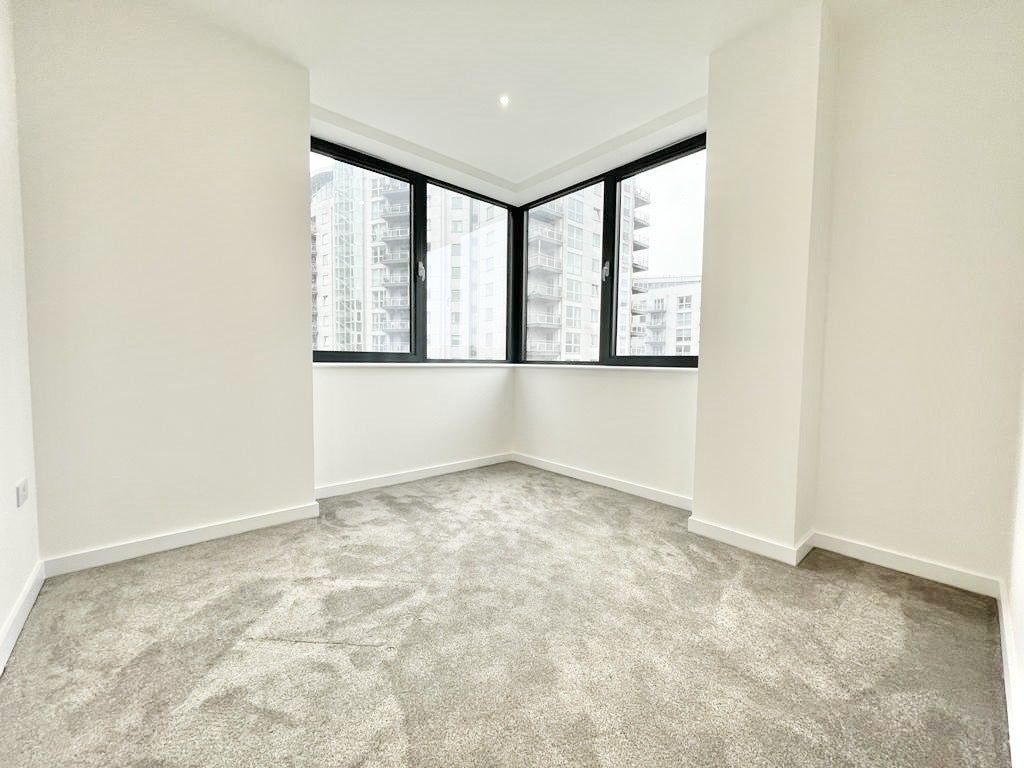 Flat Alençon Link in Basingstoke and Deane
