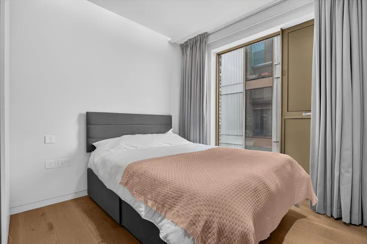 Flat Pearson Square in City of Westminster