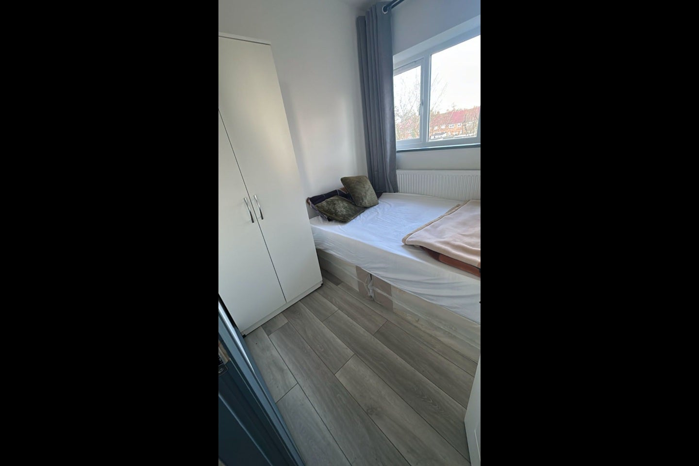 Room Eltham Palace Road in Greater London