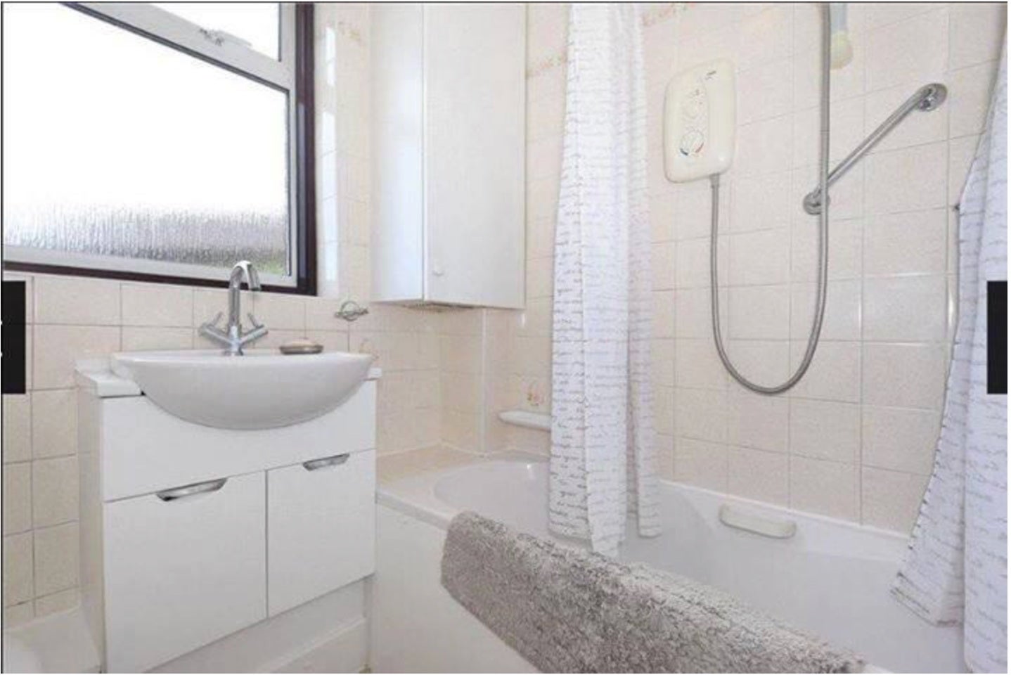 Room Harewood Close in Greater London