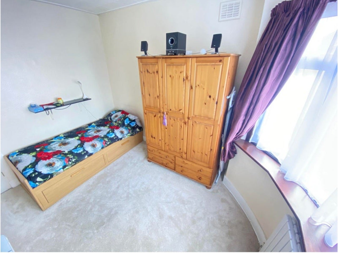Room Harewood Close in Greater London