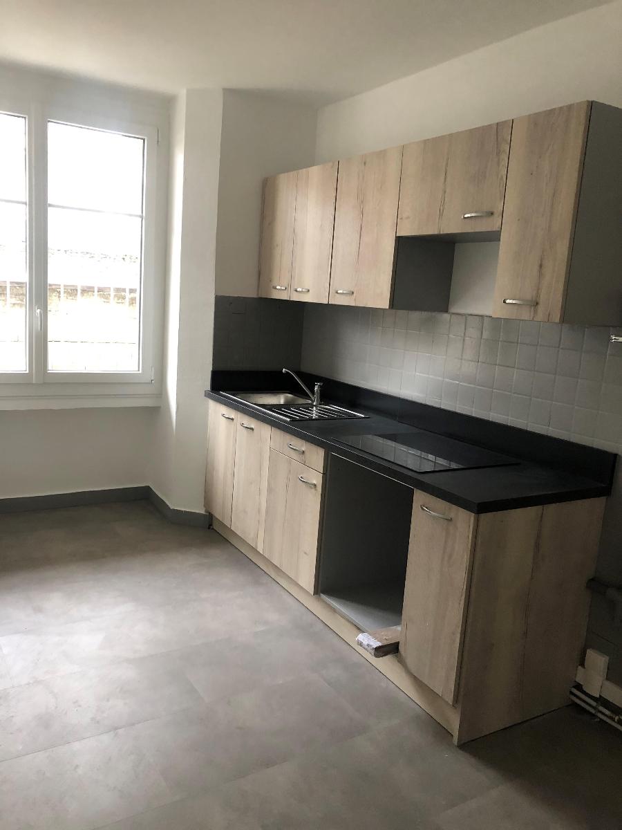 Flat Rue Désiré Claude in Saint-Étienne