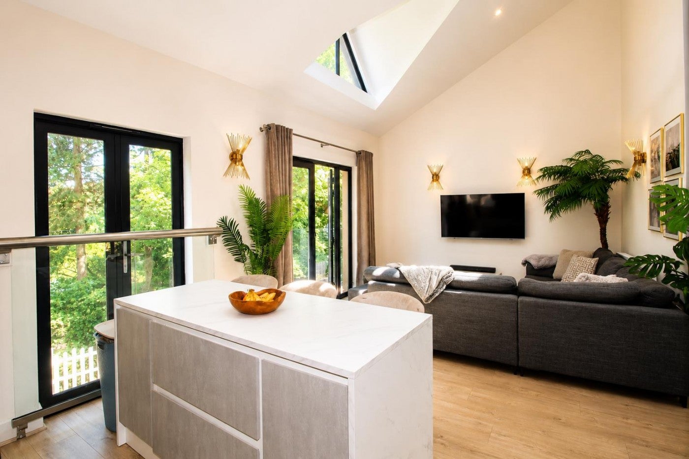 Flat Eleanor Way in Waltham Cross
