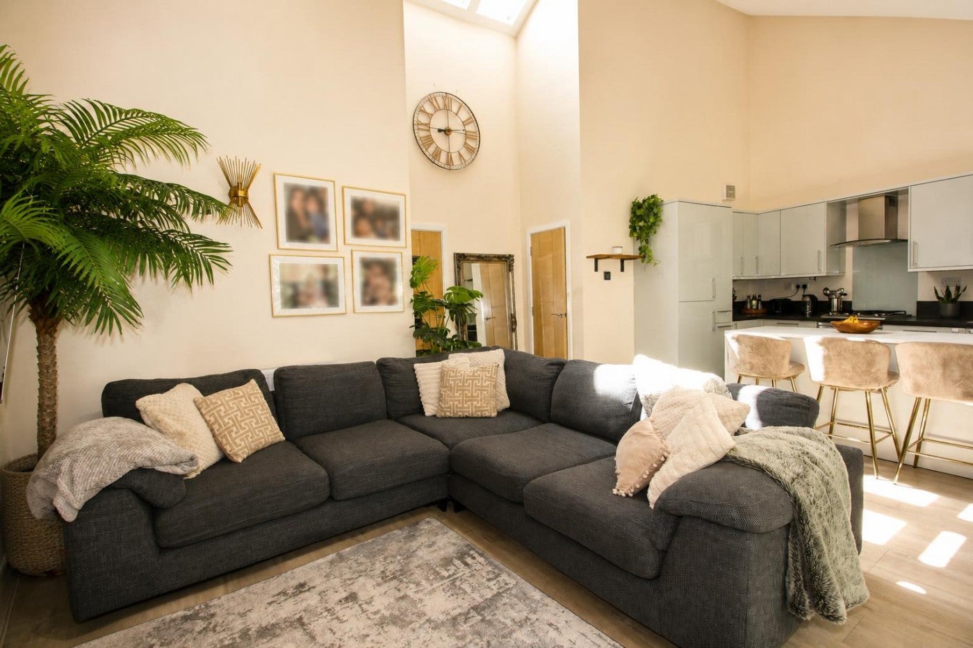 Flat Eleanor Way in Waltham Cross