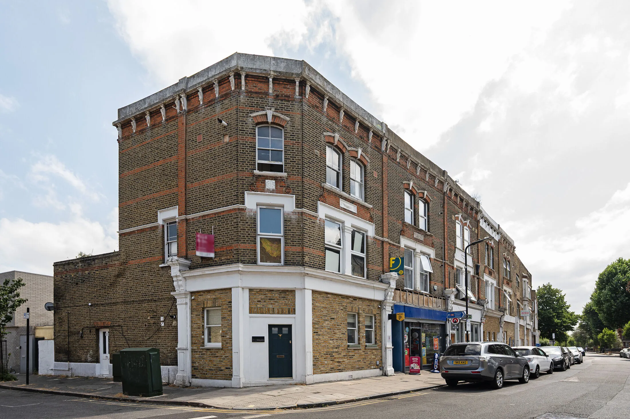 Flat Clarence Road in Greater London