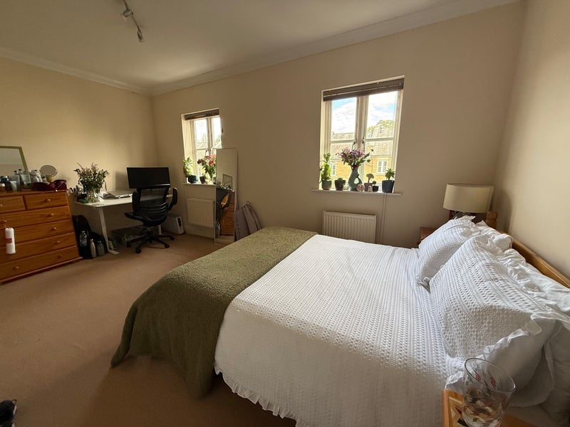 Room Bascombe Street in Greater London