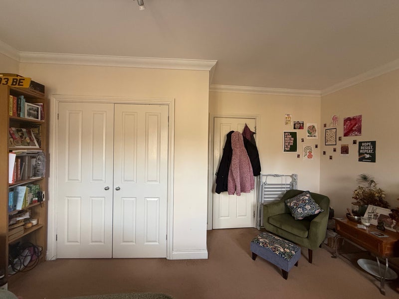 Room Bascombe Street in Greater London