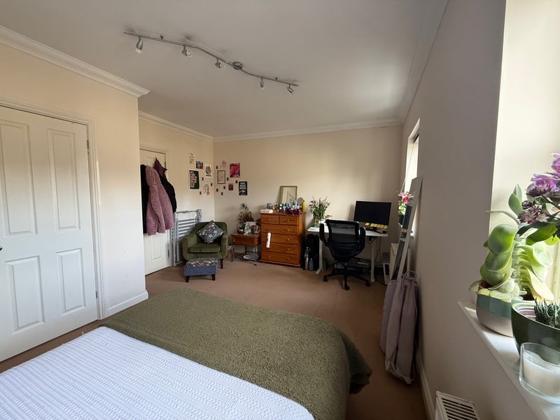 Room Bascombe Street in Greater London