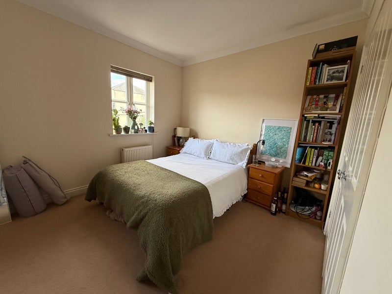 Room Bascombe Street in Greater London