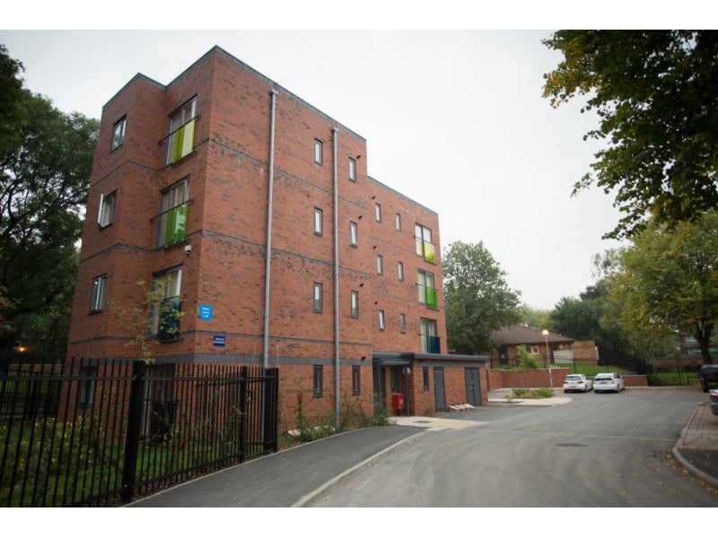Flat Greenbank Road in Salford