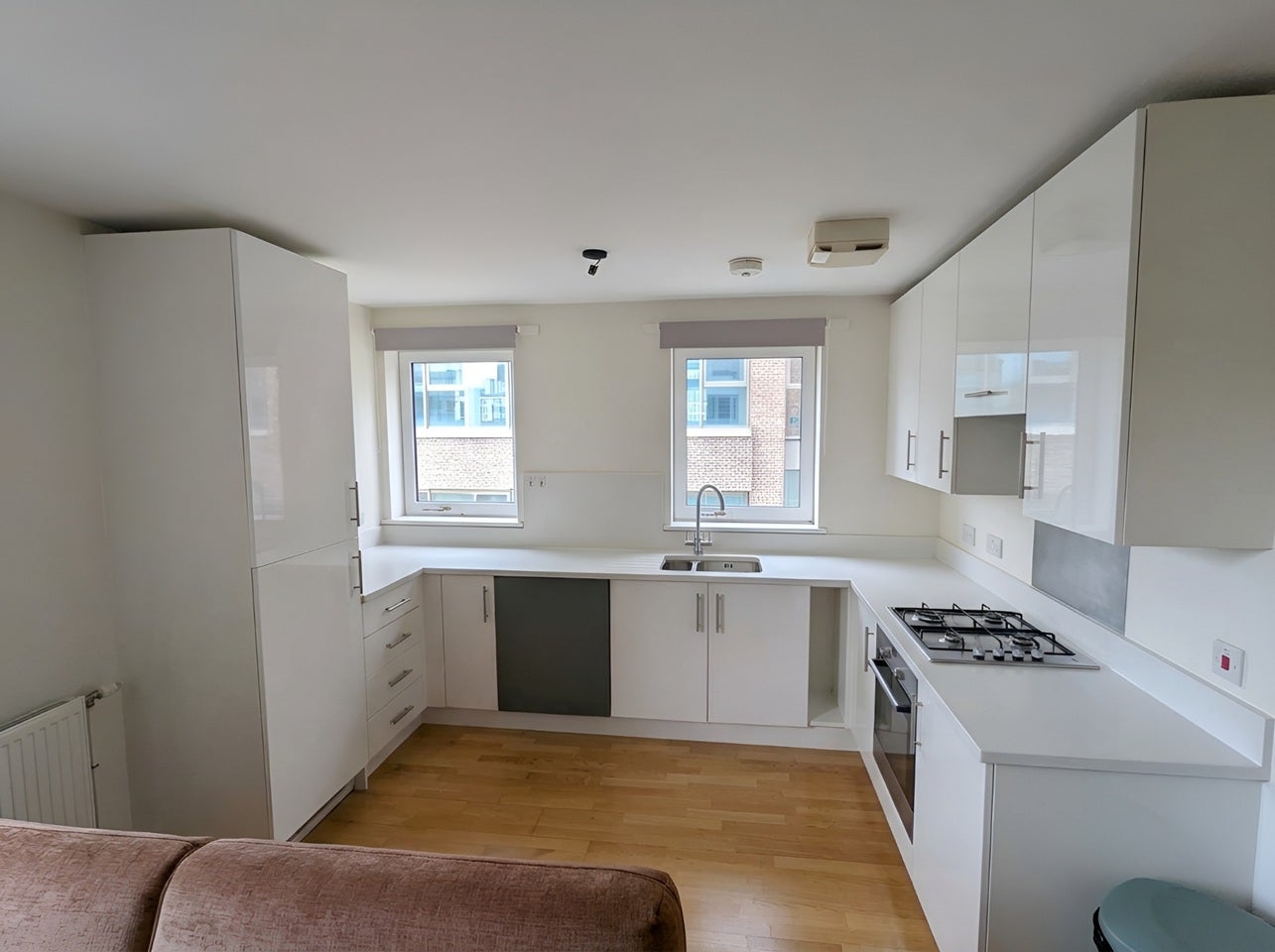 Flat Wellesley Terrace in Greater London