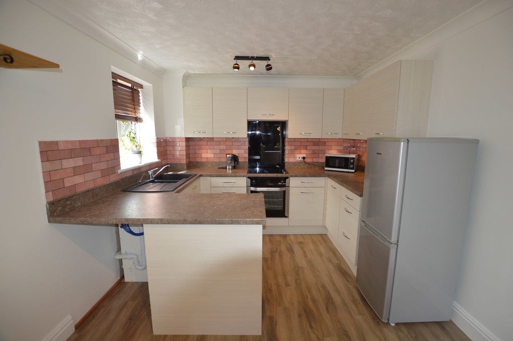 House Emsworth Close in West Suffolk