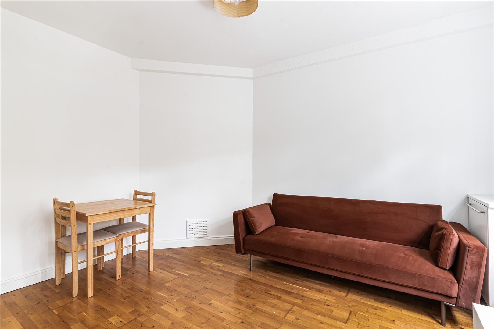 Flat Westway in Greater London