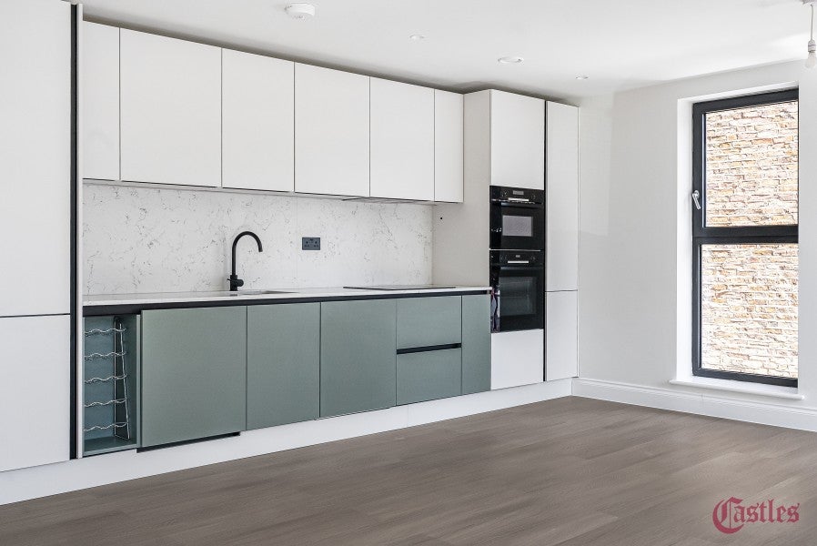 Flat Harold Road in Greater London