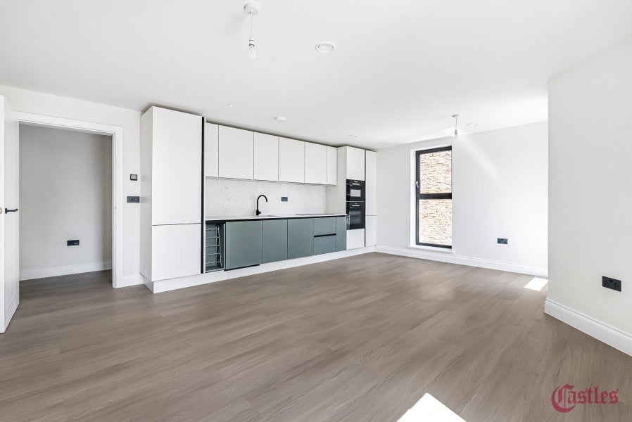 Flat Harold Road in Greater London