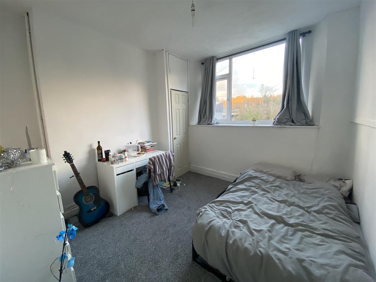 Flat A4058 in Pontypridd