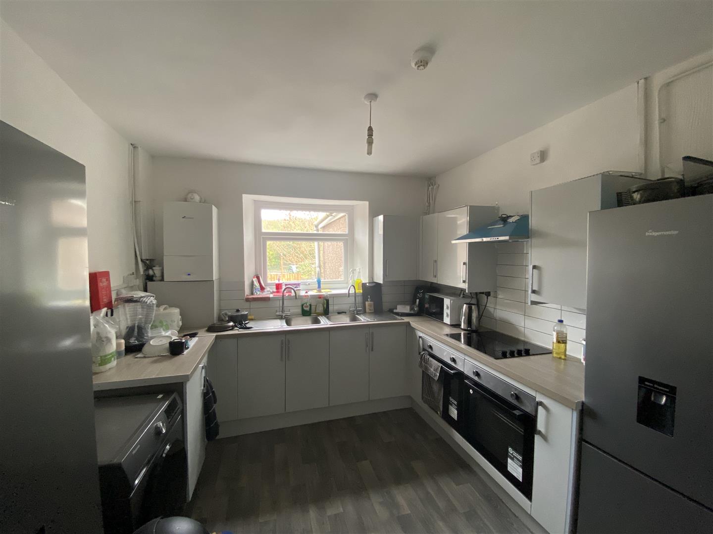 Flat A4058 in Pontypridd