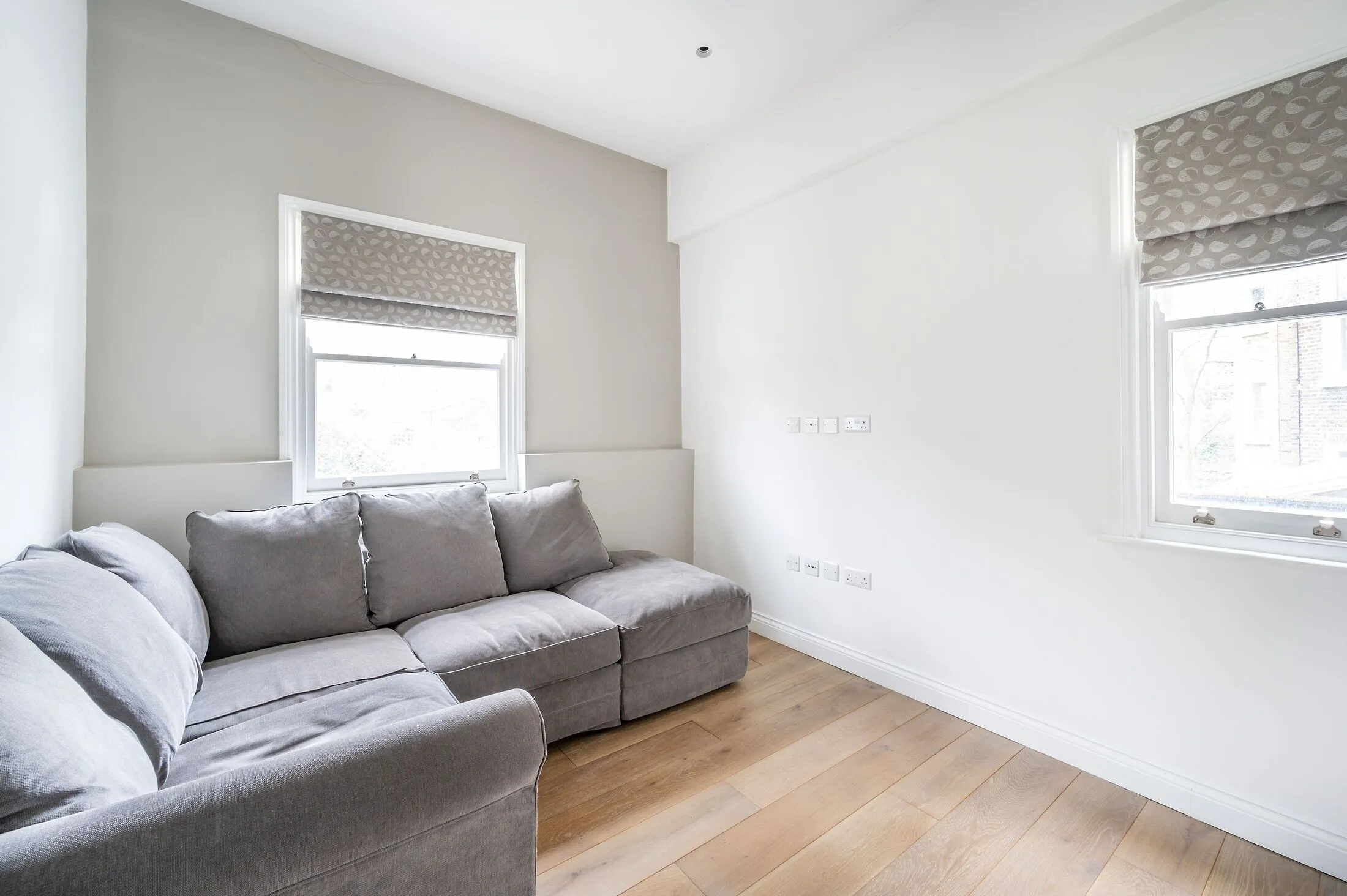 Flat Pembridge Gardens in Greater London