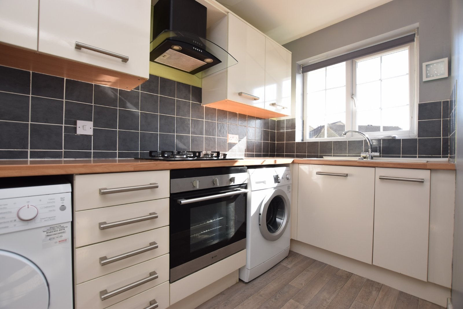 Flat Oakdene Drive in Leeds