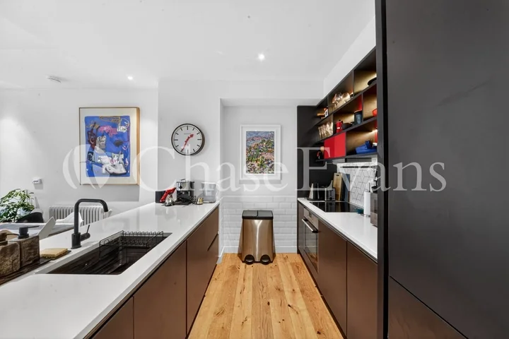 Flat Lyell Street in Greater London