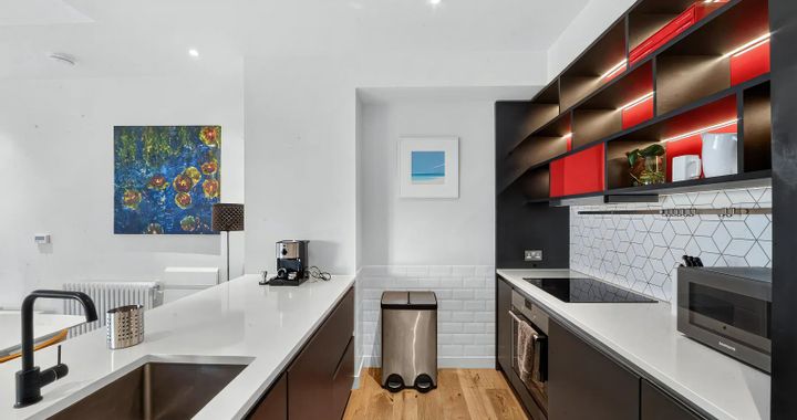 Flat Lyell Street in Greater London