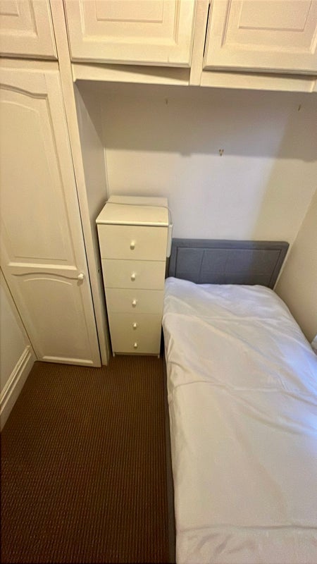 Room Elgin Avenue in City of Westminster