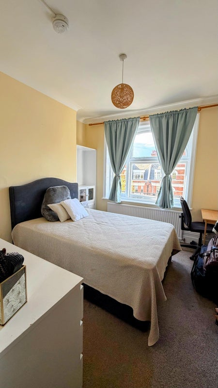 Room Elgin Avenue in City of Westminster