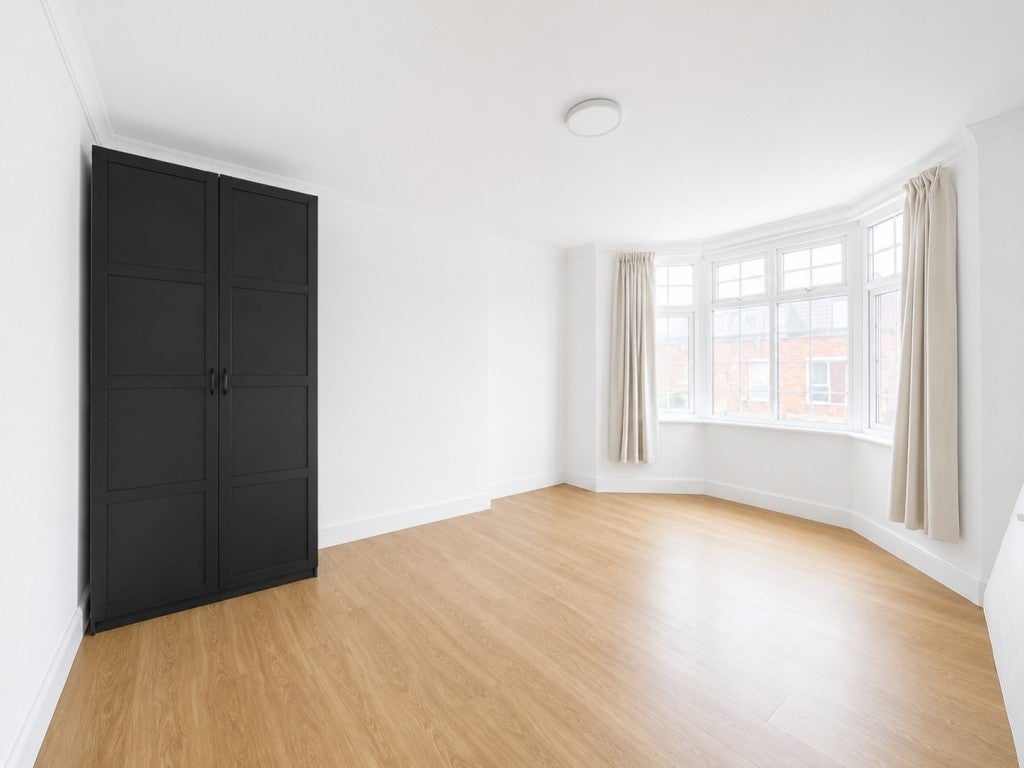 Flat Bedford Road in Greater London
