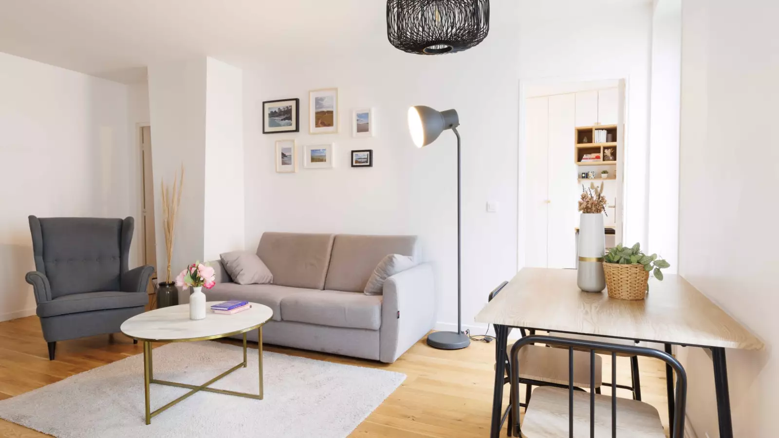 Flat Rue Petit in Paris