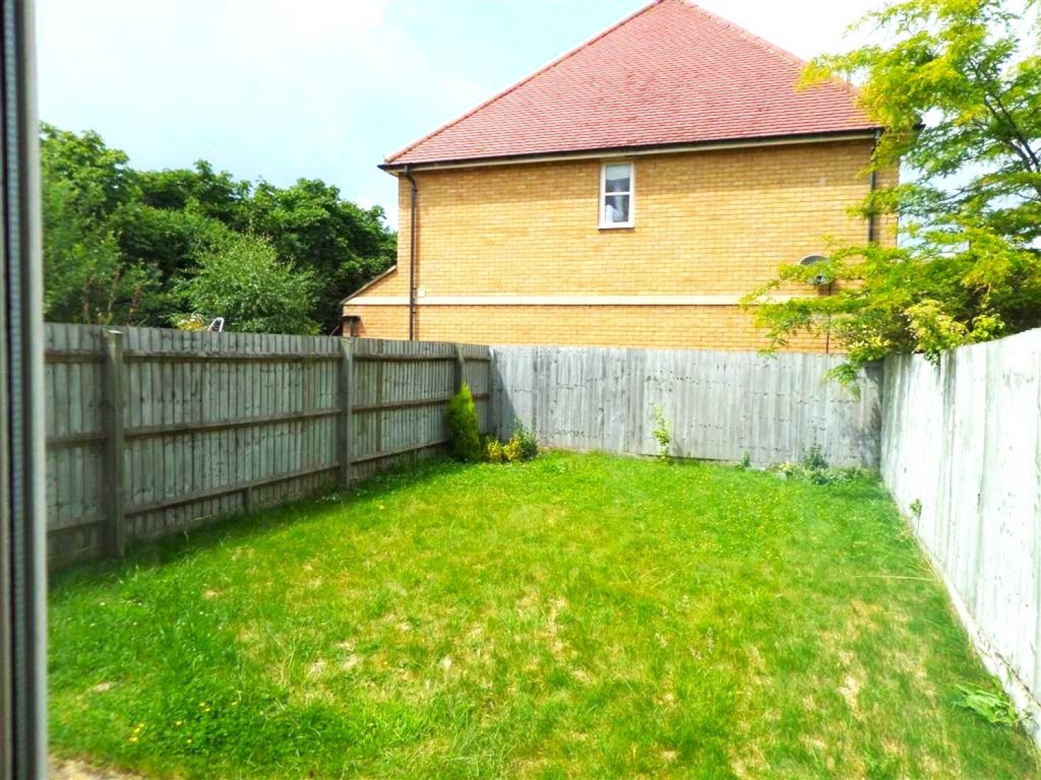 House Darwin Close in Milton Keynes